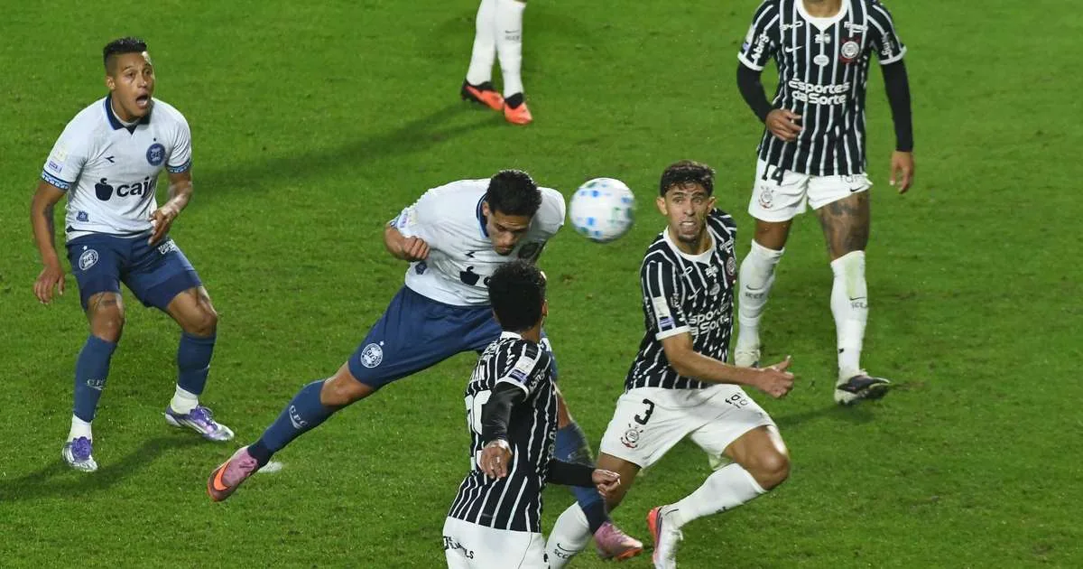 Coritiba: Diniz justifica derrota do Corinthians com desgaste e gols evitáveis