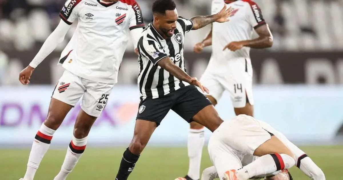 Botafogo perde para o Athletico-PR no Nilton Santos pelo Campeonato Brasileiro