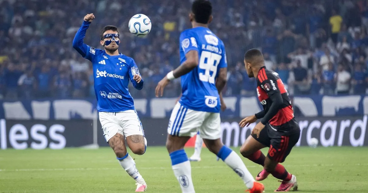 Flamengo empata com Cruzeiro em jogo de ida da Libertadores, com destaques para Royal e Paquetá