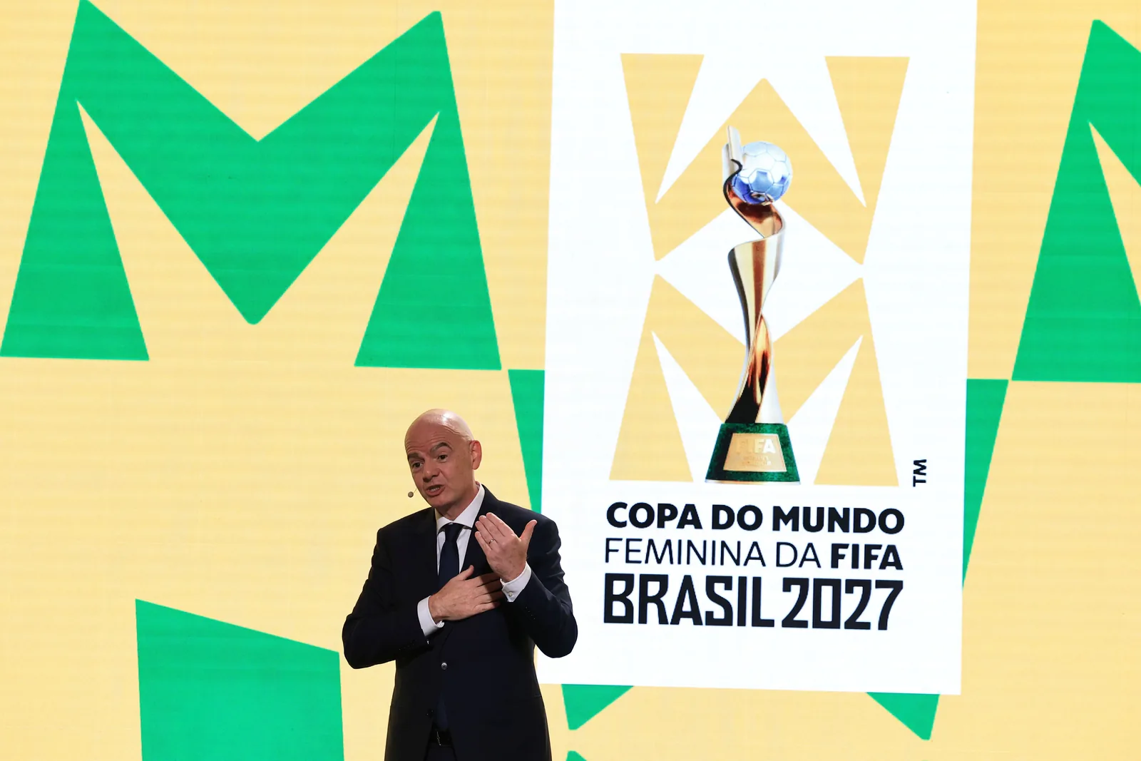 Cidades-sede da Copa de 2027 negociam transporte gratuito para torcedores com ingresso