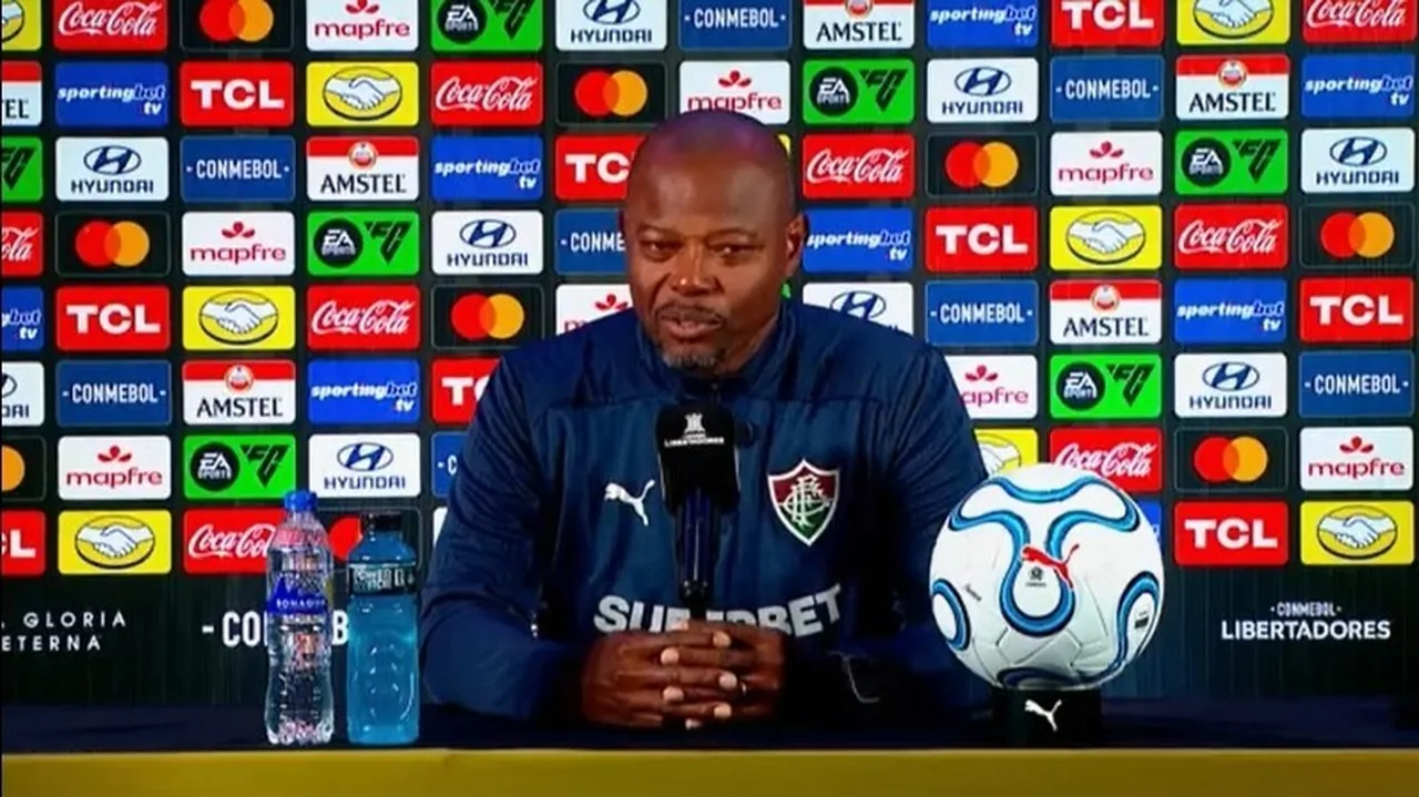 Jornal espanhol exalta Fábio em classificação do Fluminense: “Herói de 45 anos”
