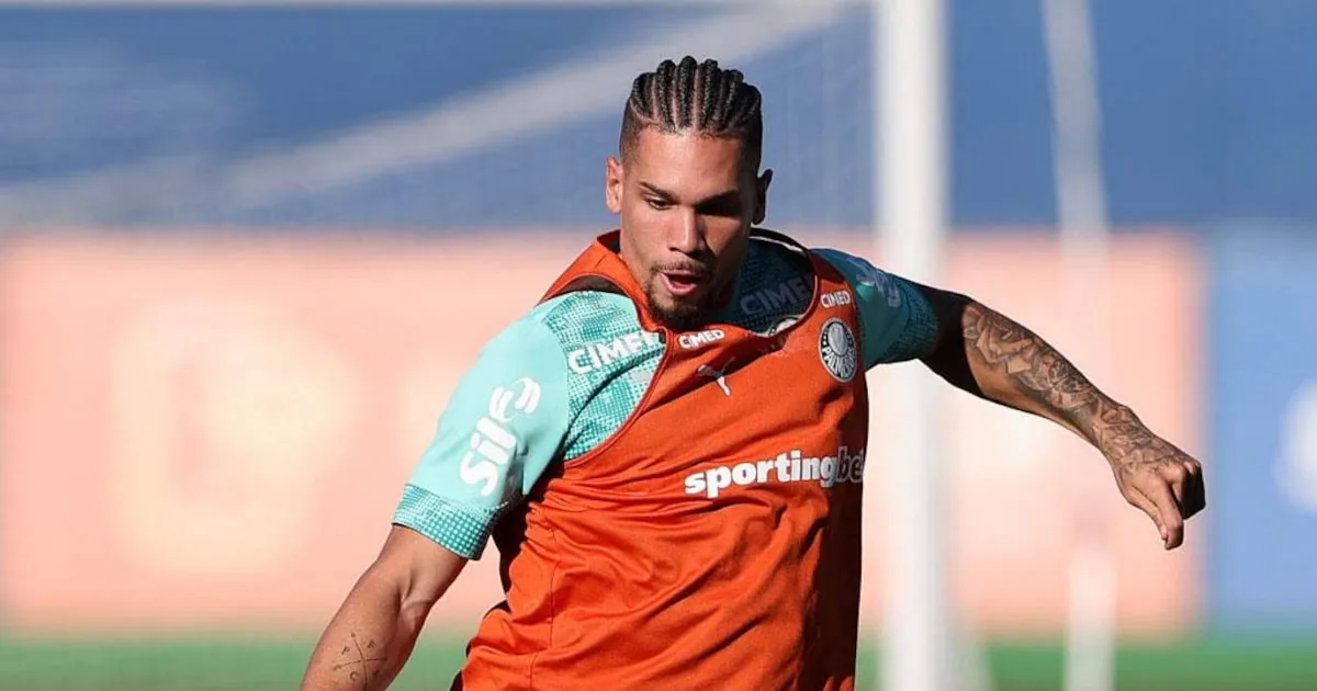Paulinho, do Palmeiras, sofre nova lesão e pode desfalcar equipe por mais um mês