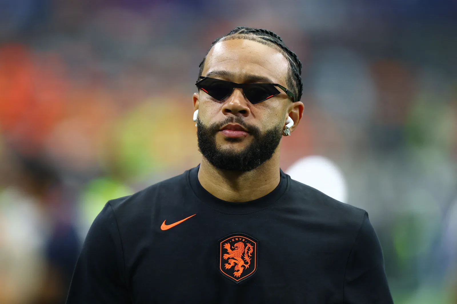 Mercado brasileiro atrai Memphis Depay após saída do Corinthians