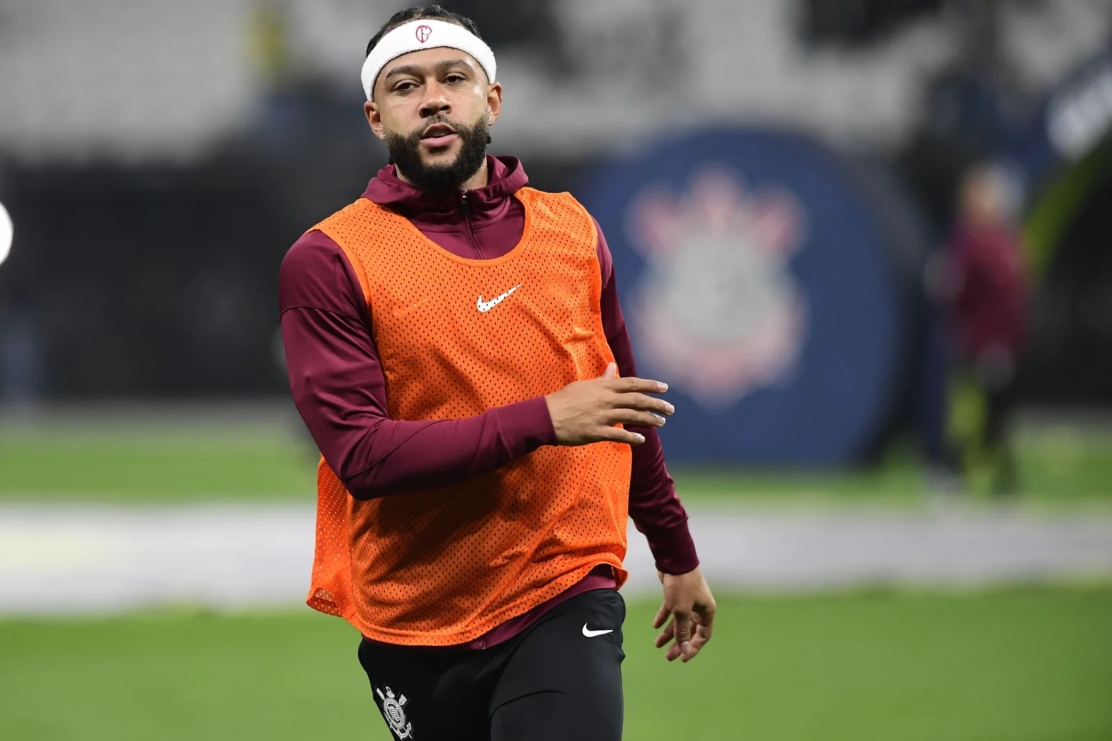 Corinthians faz contato com Memphis para discutir dívida e tentar evitar novo transfer ban