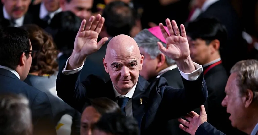 Infantino recebe apoio sul-americano em meio à crise na Fifa