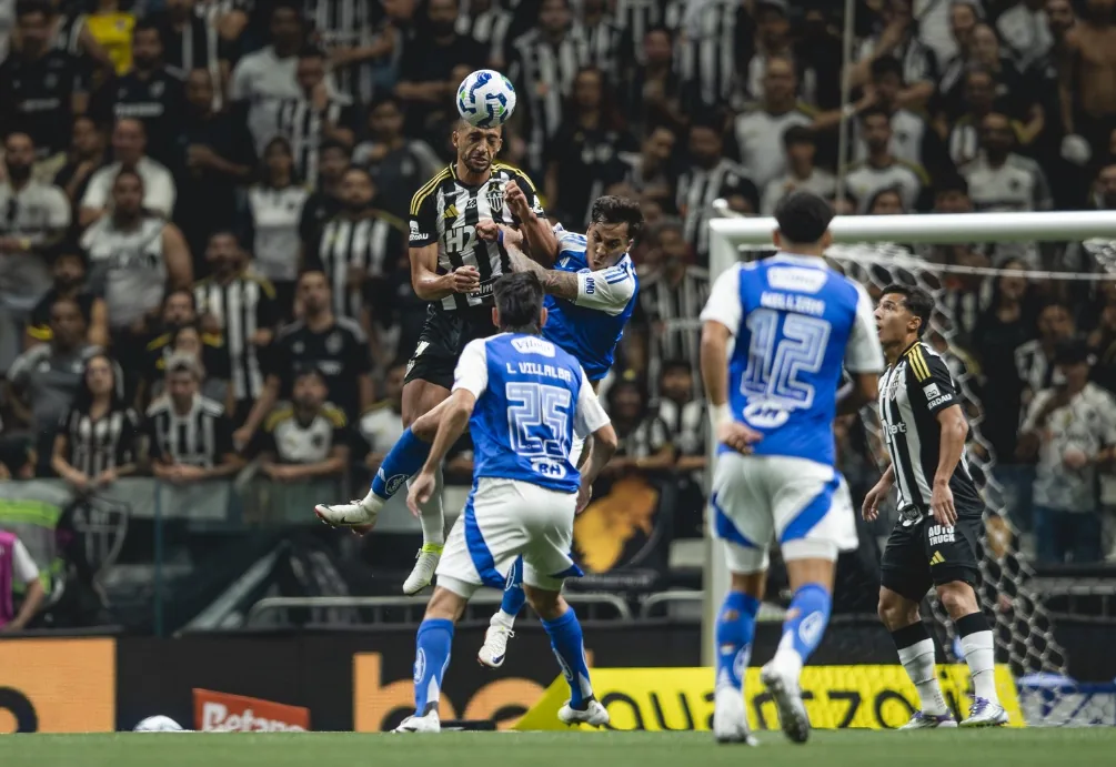 Cruzeiro x Flamengo: veja onde assistir e prováveis escalações do jogo pelo Brasileirão