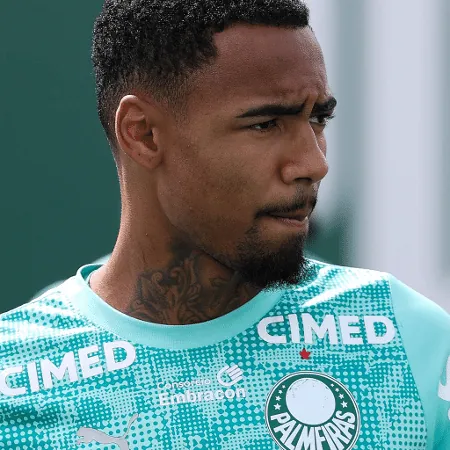 Allan durante treino do Palmeiras na Academia de Futebol