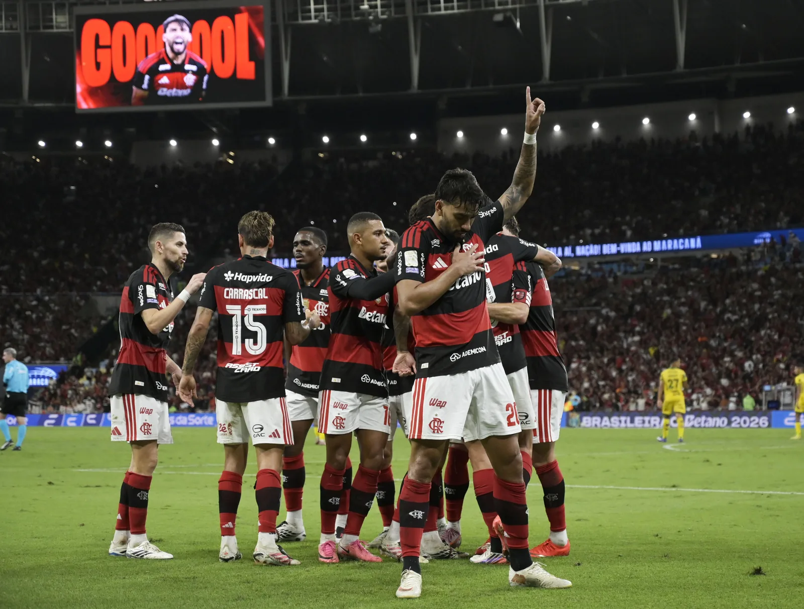 Flamengo: Lucas Paquetá atinge meta de gols e busca recorde pessoal