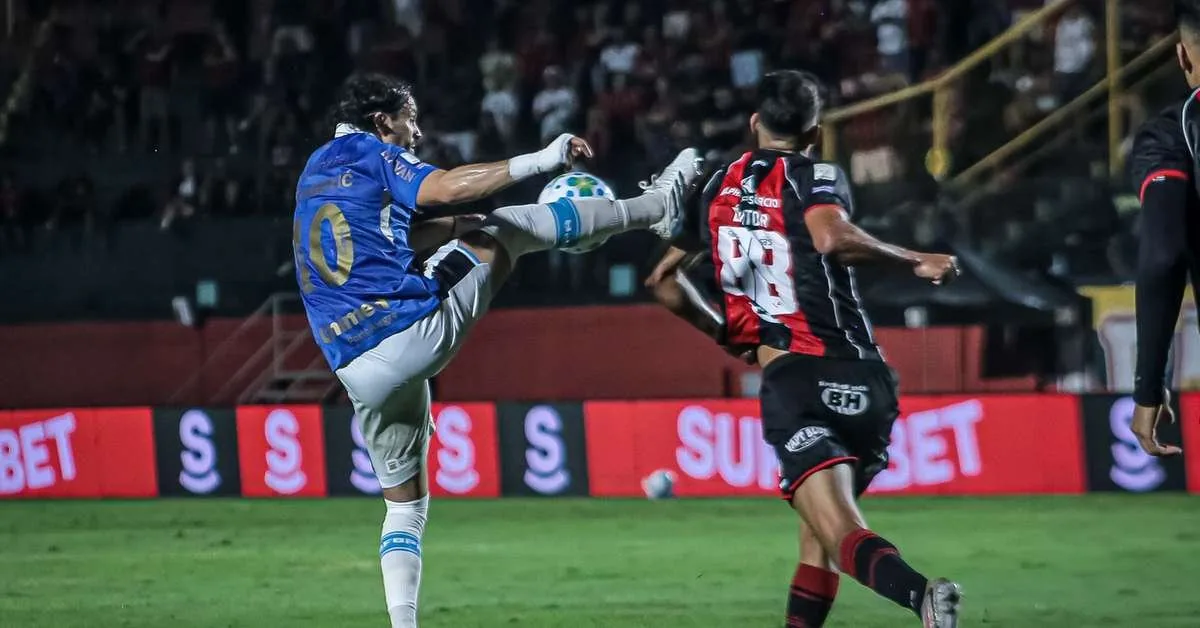 Grêmio perde para o Vitória e mantém jejum de vitórias fora de casa no Brasileirão
